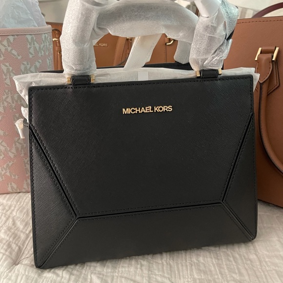Brand new Michael Kors bags - Picture 4 of 5